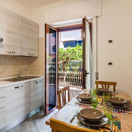 Lemon Tree Apartments By Wonderful Italy Giardini Naxos Exterior photo