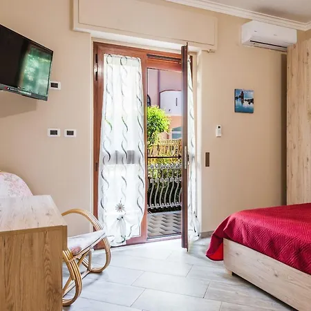 Lemon Tree Apartments By Wonderful Italy Giardini Naxos Exterior photo