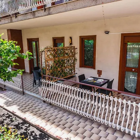 Lemon Tree Apartments By Wonderful Italy Giardini Naxos Exterior photo
